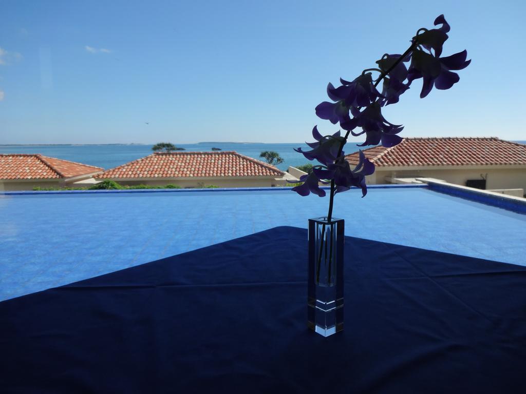 Konpeki The Villa All Suite Miyakojima  Exteriör bild
