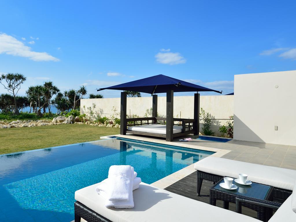 Konpeki The Villa All Suite Miyakojima  Exteriör bild