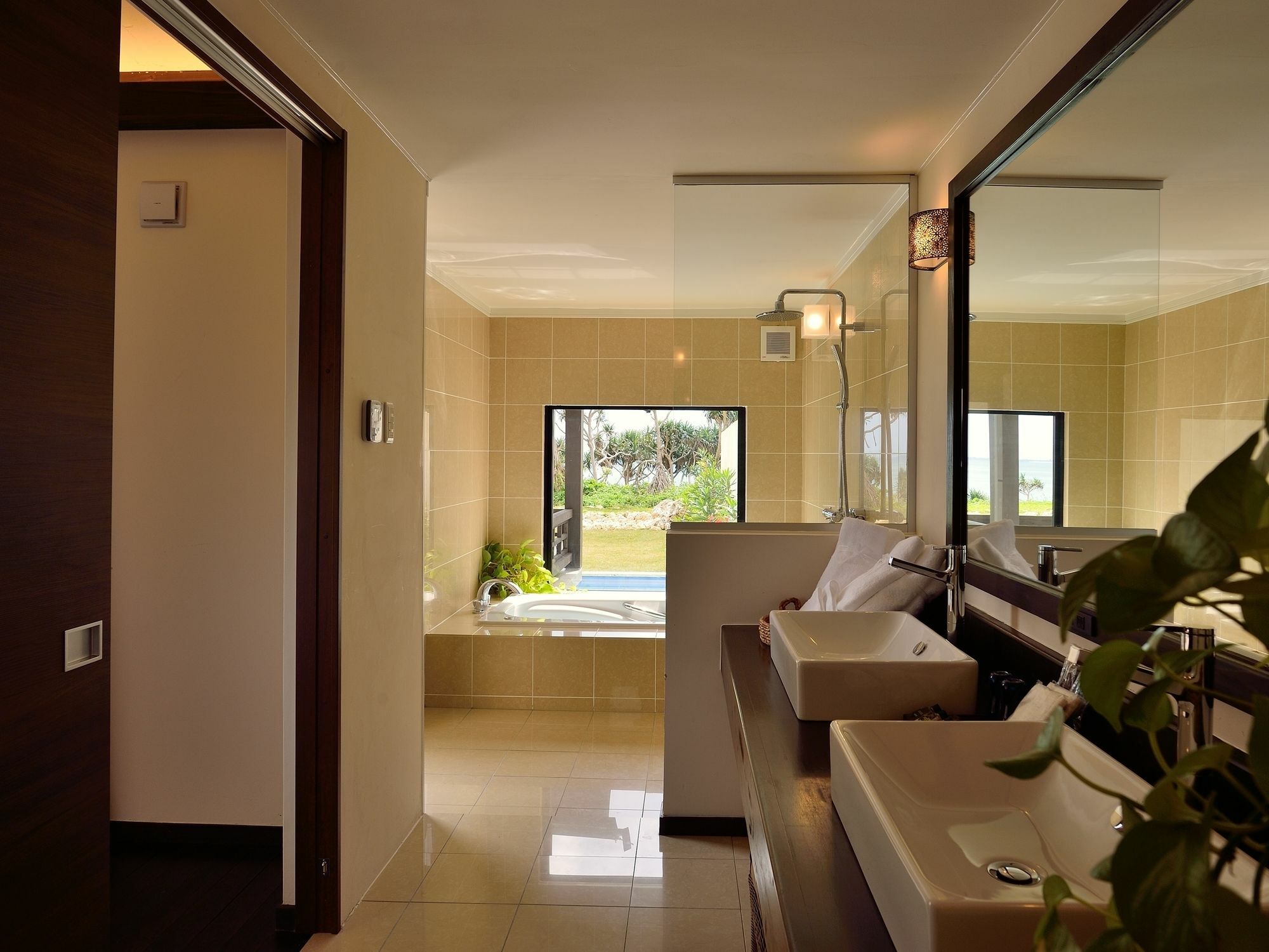 Konpeki The Villa All Suite Miyakojima  Exteriör bild