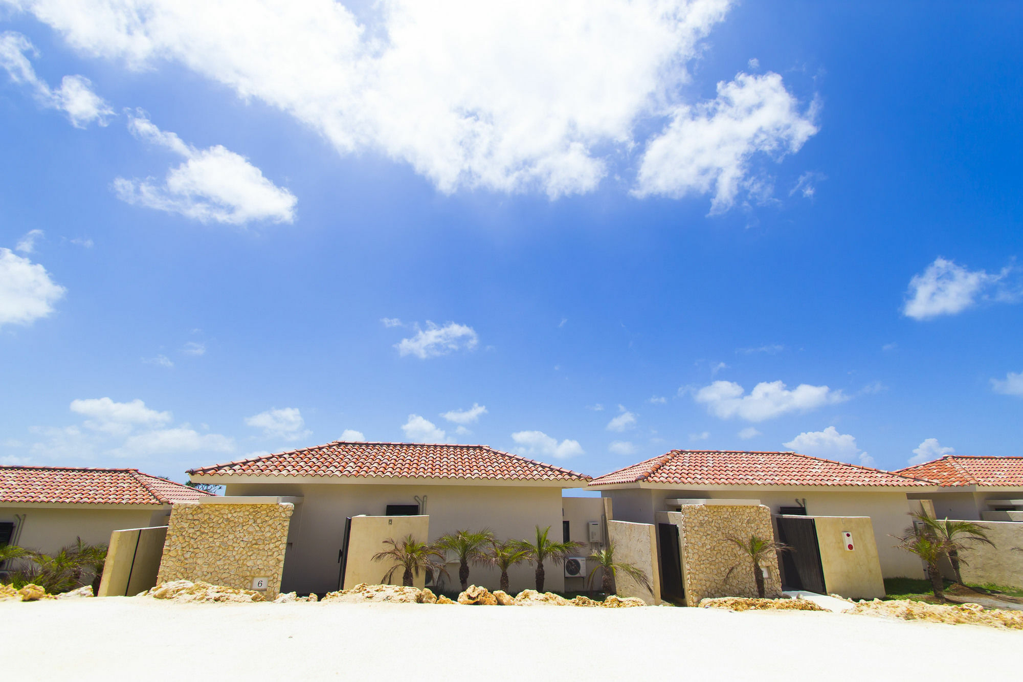 Konpeki The Villa All Suite Miyakojima  Exteriör bild